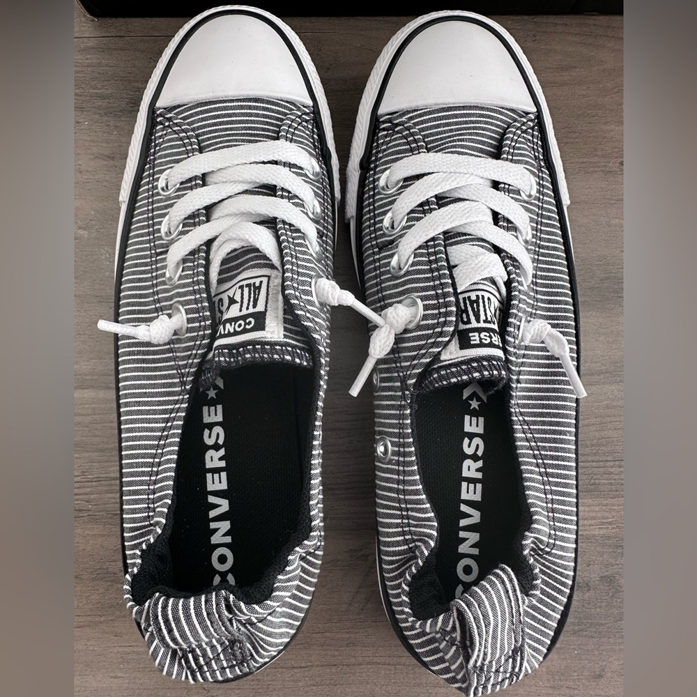 NIB converse shoreline sz 6.5 women in black/white stripes